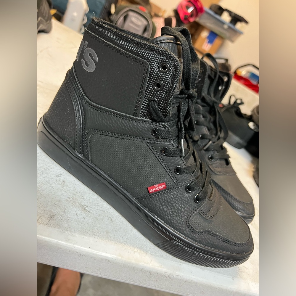 Brand New men’s size 9 Levi high/mid top tennis shoes